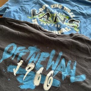 3 Vans t-shirts